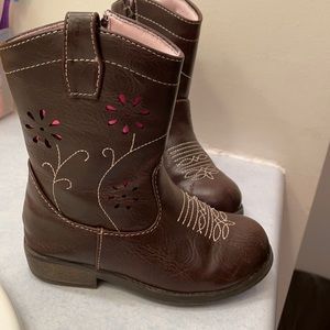 Toddler size 8 brown boots